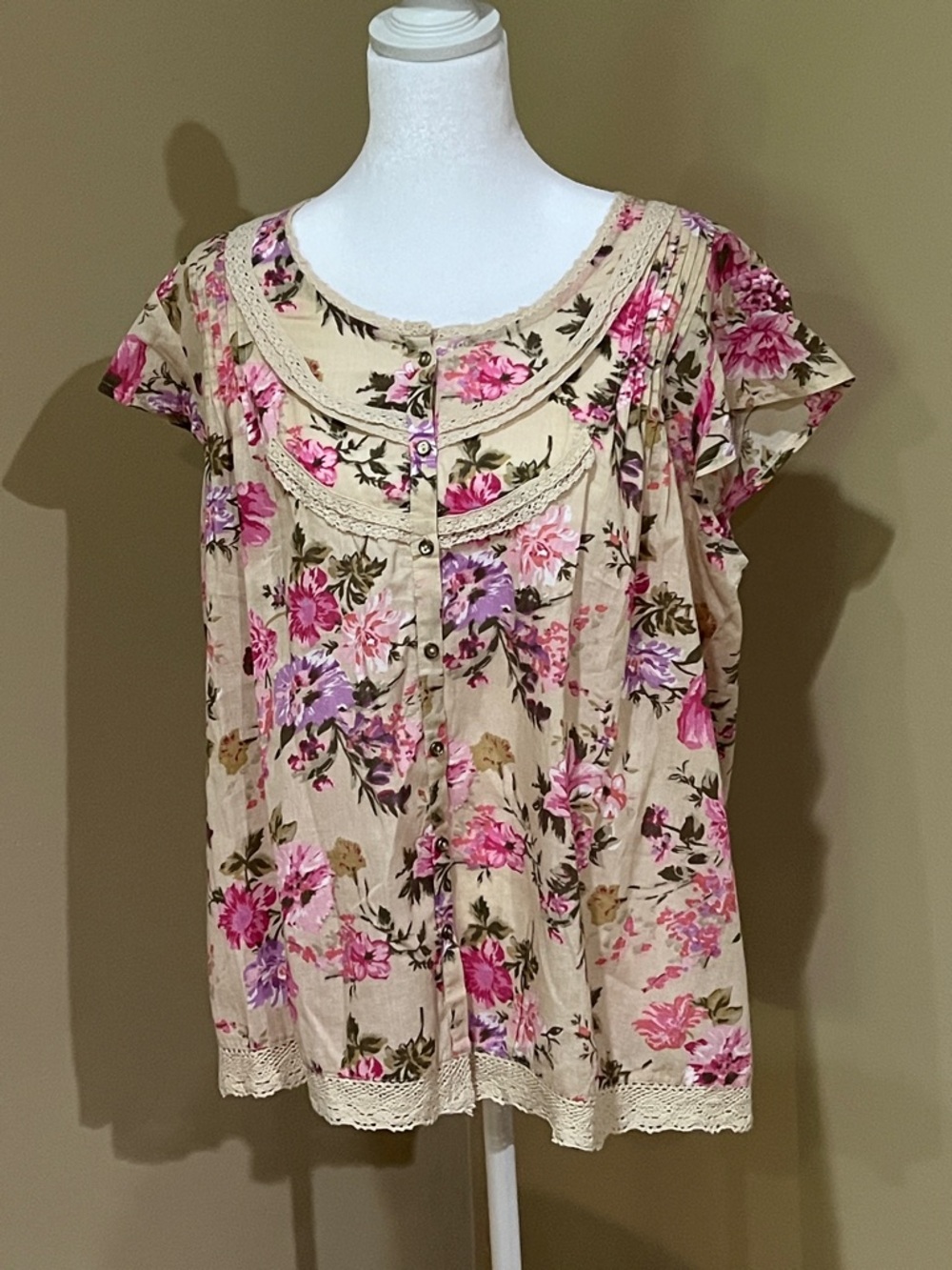 Floral Lace-Trim Button Front Women’s Top - Pink on Cream